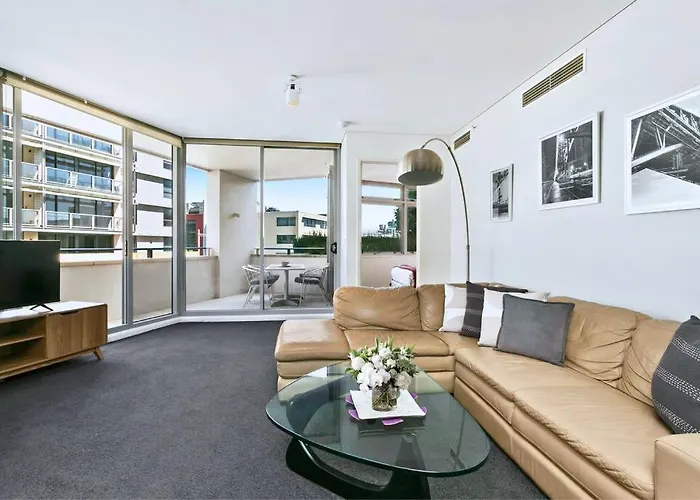 She35 - Cbd Darling Harbour Views With Pool & Gym Access