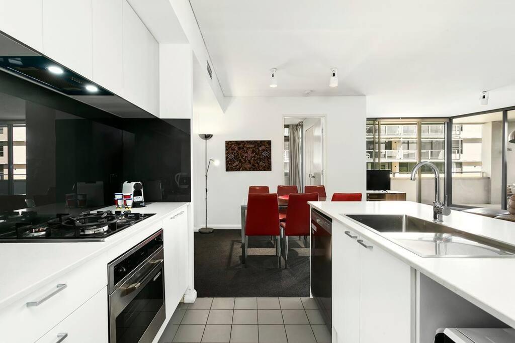 She35 - Cbd Darling Harbour Views With Pool & Gym Access * Sydney